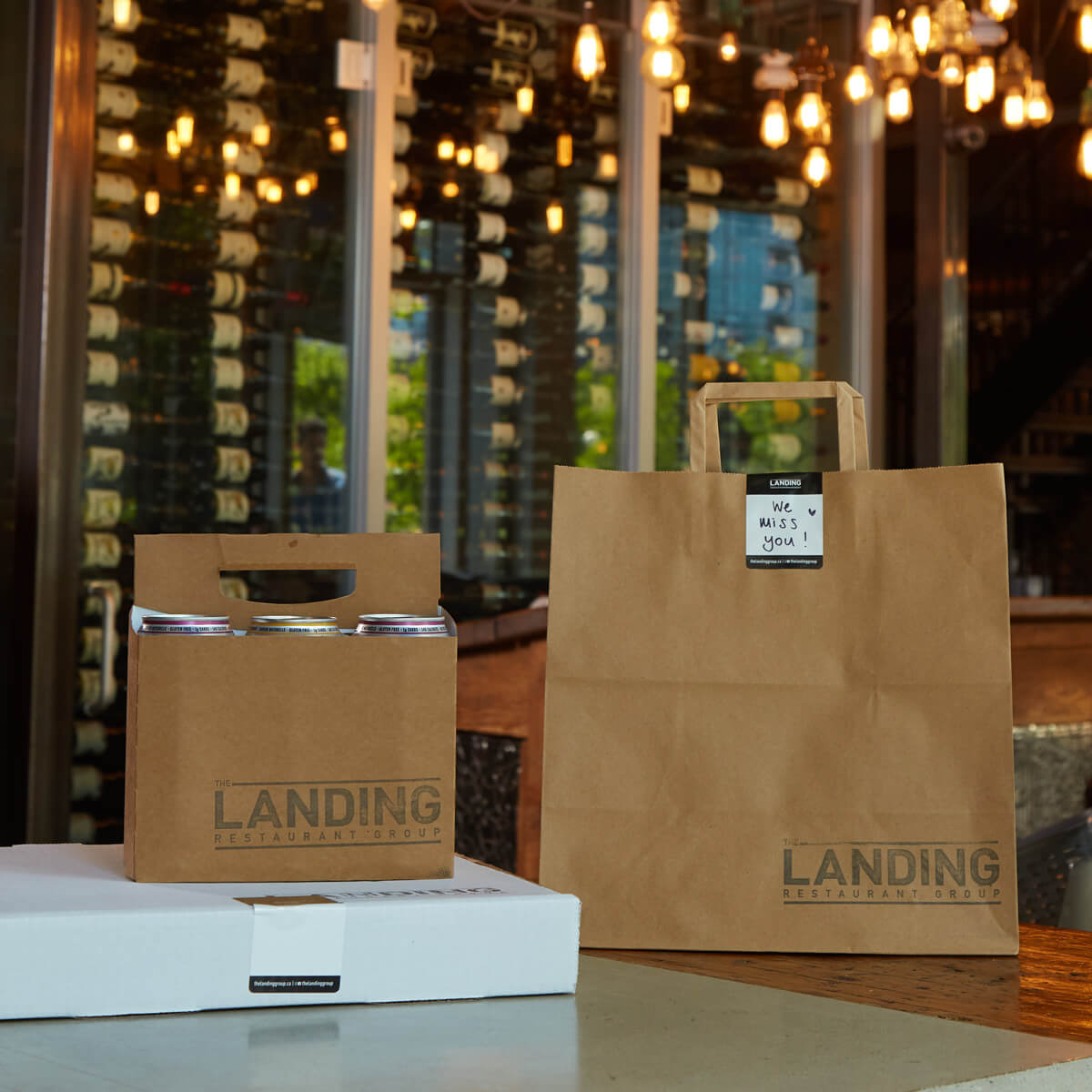 landing takeout bags image